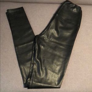 Aritzia Wilfred Free Faux Leather Black Legging, S